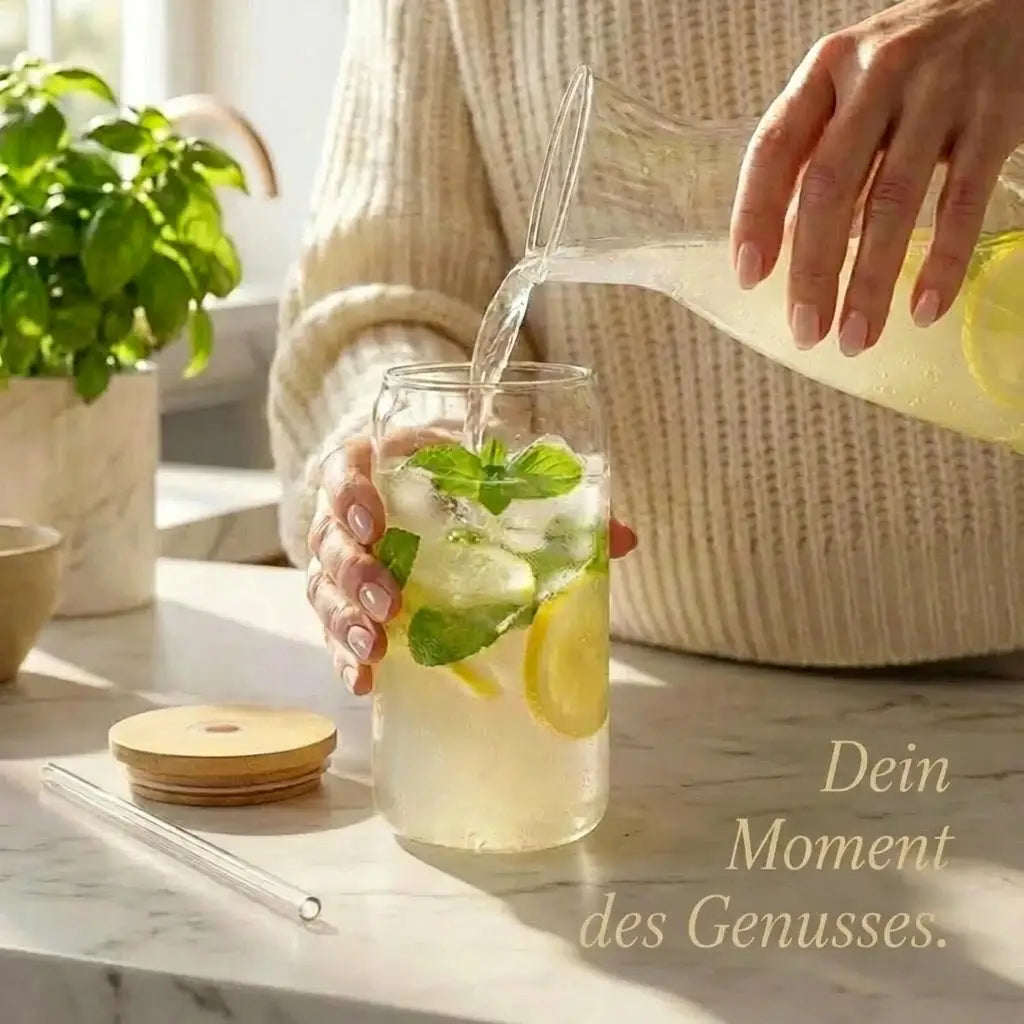 Hochwertiges Gläser-Set aus Glas und Bambus.